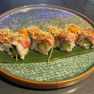 155. Atún tostado roll (8 pzs.)