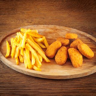 Vege a la chicken nuggets sa pomfritom