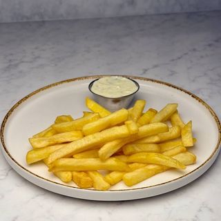 Картопля фрі з йогуртовим соусом(180г)