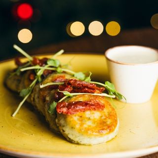 Сирники з шпинатом та вяленими томатами