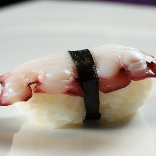 Nigiri Tako (1 szt.)