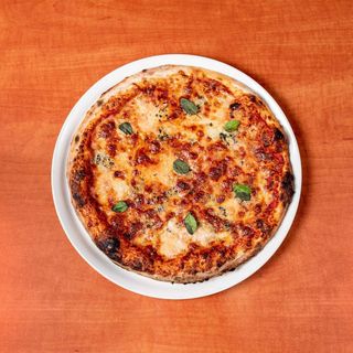 Пица Куатро формаджи