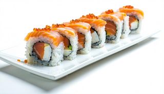 Uramaki salmone style roll
