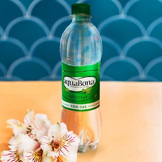 AGUA CON GAS