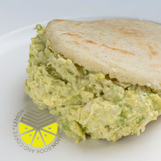 Arepa Con Reina Pepiada