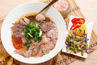 P7 Bún Bò Huế - zuppa piccante di manzo