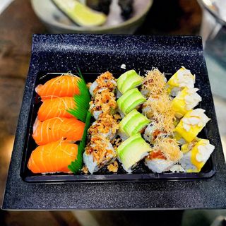 3 SUSHI COMBO C (20U)寿司套餐C