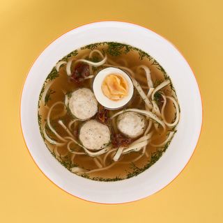 Панський бульйон з мітболами