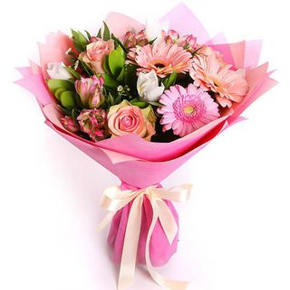 Buchet cu trandafiri, lalele, alstroemeria si gerbera roz