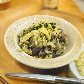 Ризото с патешко филе, три вида гъби и пармезан (380г)