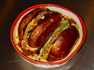 CHICKEN CHEESUS Бургер (420г)