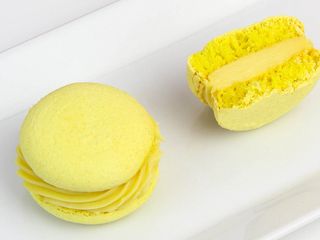 Тістечко Макарун Маракуйя (1g)