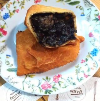 Empanadilla De Chocos En Su Tinta