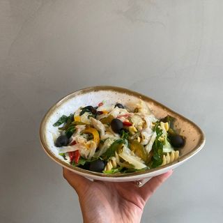 SALADA DE BACALHAU COM OVOS