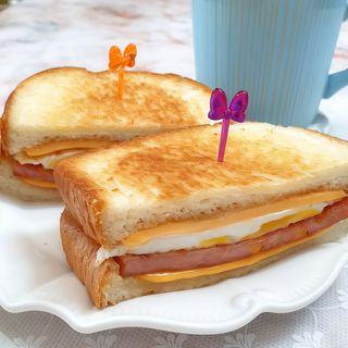 Jamón y queso (Ham and cheese)