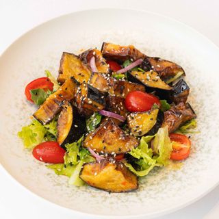 Салат с баклажанами 