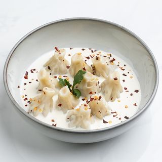 ხინკლუკა ნაღების სოუსში