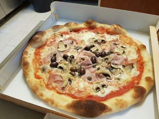 11Pizza classica capricciosa