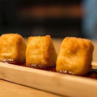 Brie arrebossat amb fruits vermells