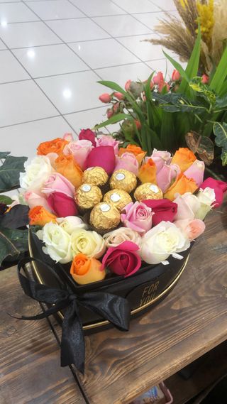 Box Multi-Couleur Avec Chocolat - Grande Taille 