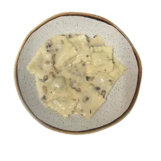 Pasta Amb Cremós De Xampinyons I Cruixent D'ametlla