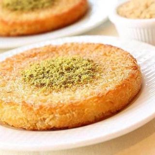 كنافة خشنة بالقشطة و بالفاكية