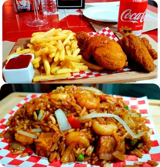 Menú Arroz Cantonés + Piezas de Pollo (2 Uds.) + Patatas
