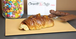 Cornetto marmellata albicocca