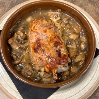 Codillo En Salsa De Trufa