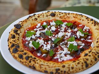 Піца з анчоусами (440г)