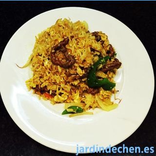 arroz frito con ternera y curry