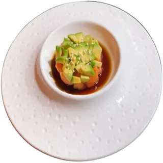 TARTAR DE SALMÓN CON AGUACATE Y SALSA POZU