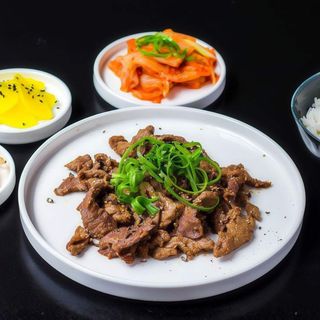 BULGOGI + RYŻ + ZESTAW BANCHAN