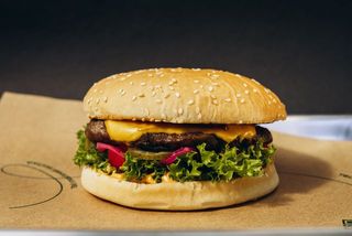 Бургер з яловичиною
