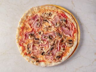 Prosciutto e funghi+ coca-cola + Patatine