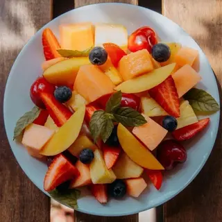 Frutta fresca grande