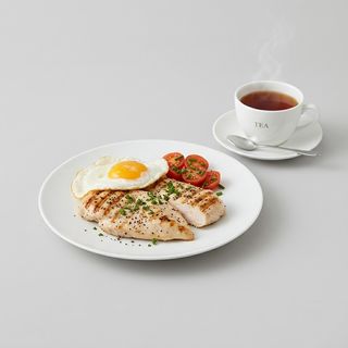 Grilled Chicken And Egg (With Tea)