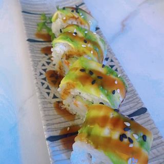 S38B.Rainbow Roll Ebi Aguacate (8 Pzs.)
