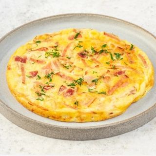 ОМЛЕТ З ШИНКОЮ ТА СИРОМ