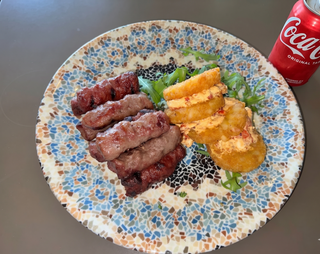 Domaći ćevapi sa krompirom + Coca-Cola