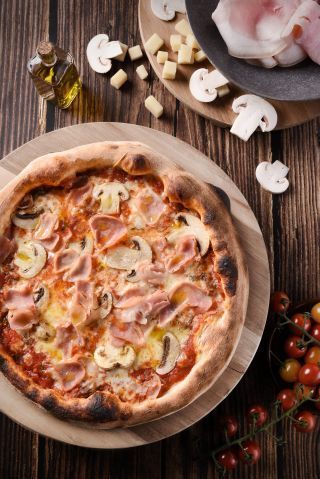 PIZZA PROSCIUTTO E FUNGHI