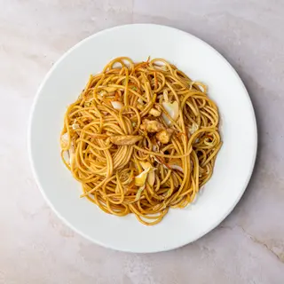 鸡肉炒面Pileći čau mein