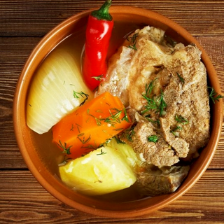 Shurpa din carne de vită