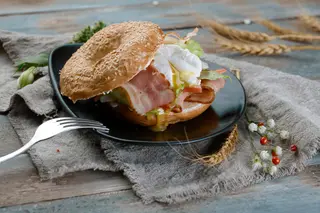 Bagel cu Ou 