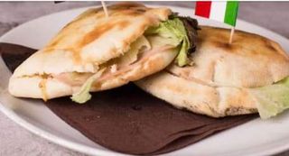 Punjene lepinjice iz peći na drva