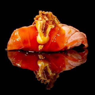 N11. Nigiri salmon flambe 2 pezzi