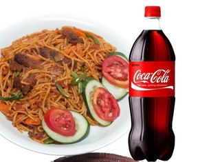Jollof Spaghetti with Goat meat + Coca-Cola Original 50cl PET