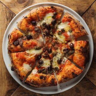 Acciughe capperi e olive