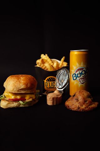 MENU SIMPLE CHEESEBURGER