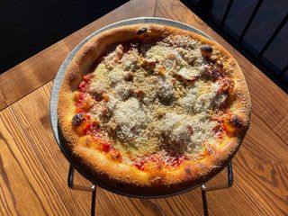 Піца фермерська з ковбаскою (450 г)